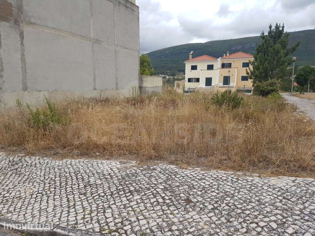 Lote de terreno de 220 m2, para construção de moradia, em Alenquer - Grande imagem: 3/8
