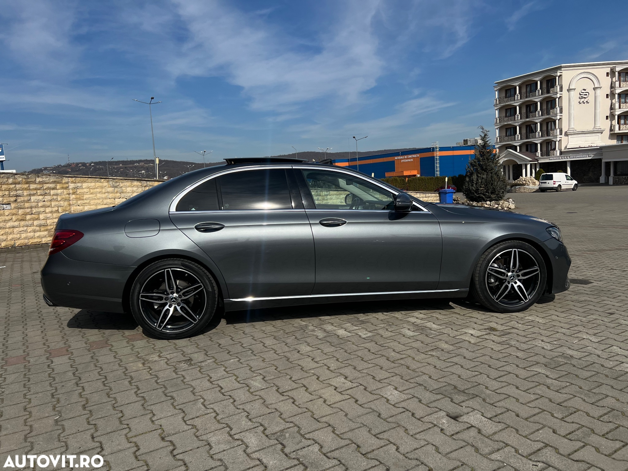 Mercedes-Benz E 220 d 4Matic 9G-TRONIC AMG Line - 14