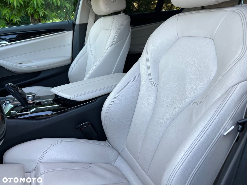 BMW Seria 5 520d xDrive Luxury Line sport - 16