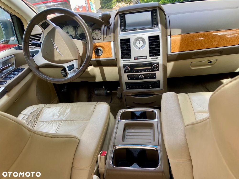 Chrysler Town & Country 3.8 - 13