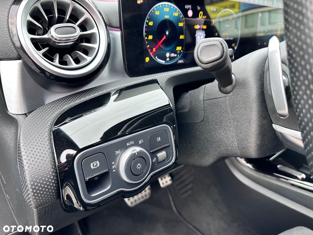 Mercedes-Benz CLA - 20