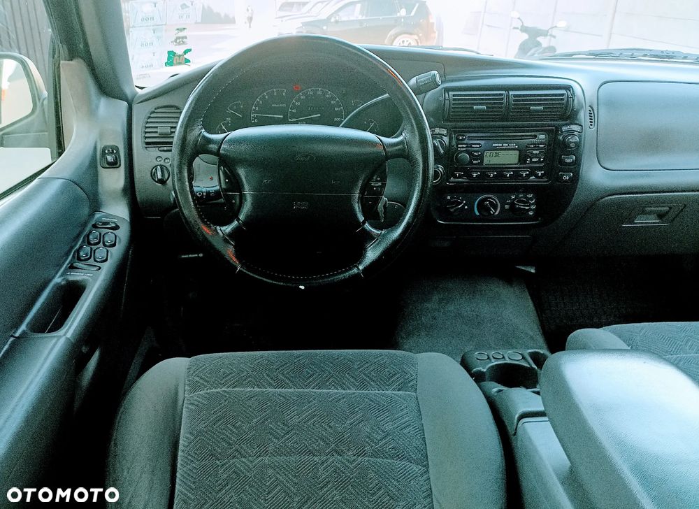 Ford Explorer - 12