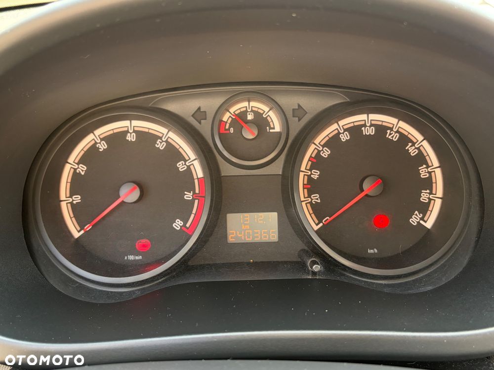 Opel Corsa 1.2 16V Essentia - 12