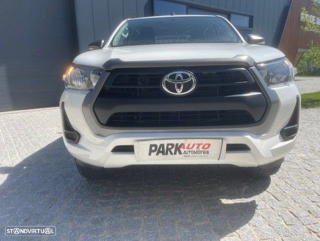 Toyota Hilux 2.4 D-4D 4WD CD CH - 2