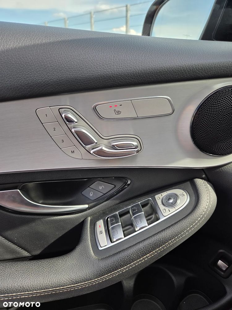 Mercedes-Benz GLC - 32