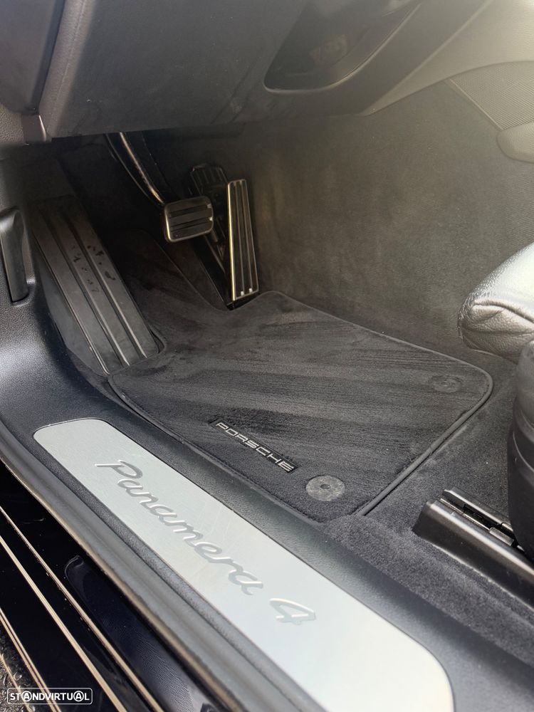 Porsche Panamera Sport Turismo 4 E-Hybrid - 13