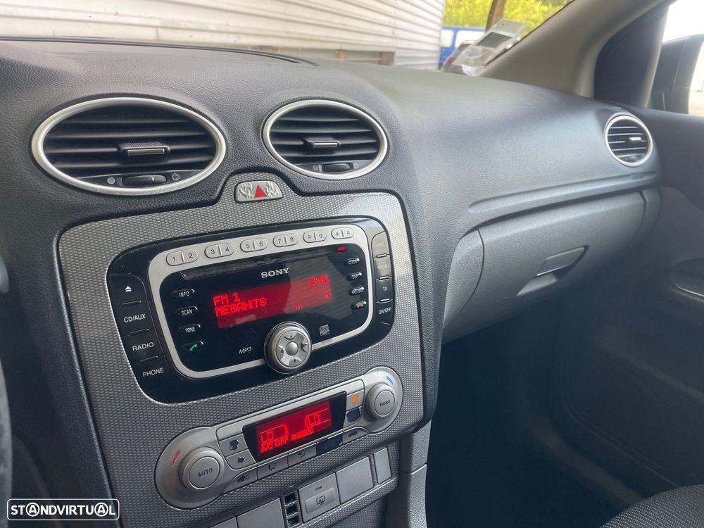 Ford Focus SW 1.6 TDCi Titanium - 11