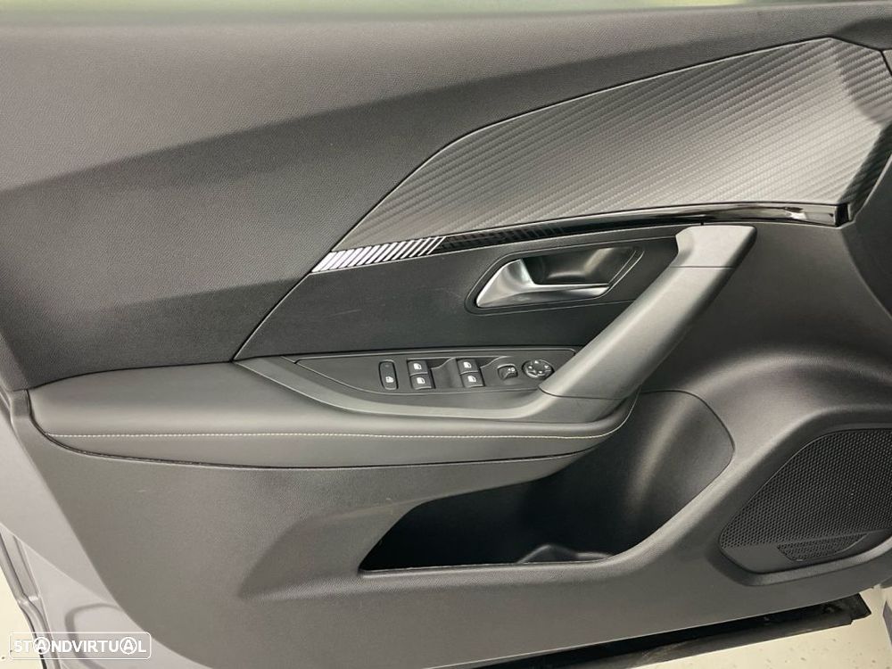 Peugeot 2008 1.2 PureTech Allure — fotografia 16