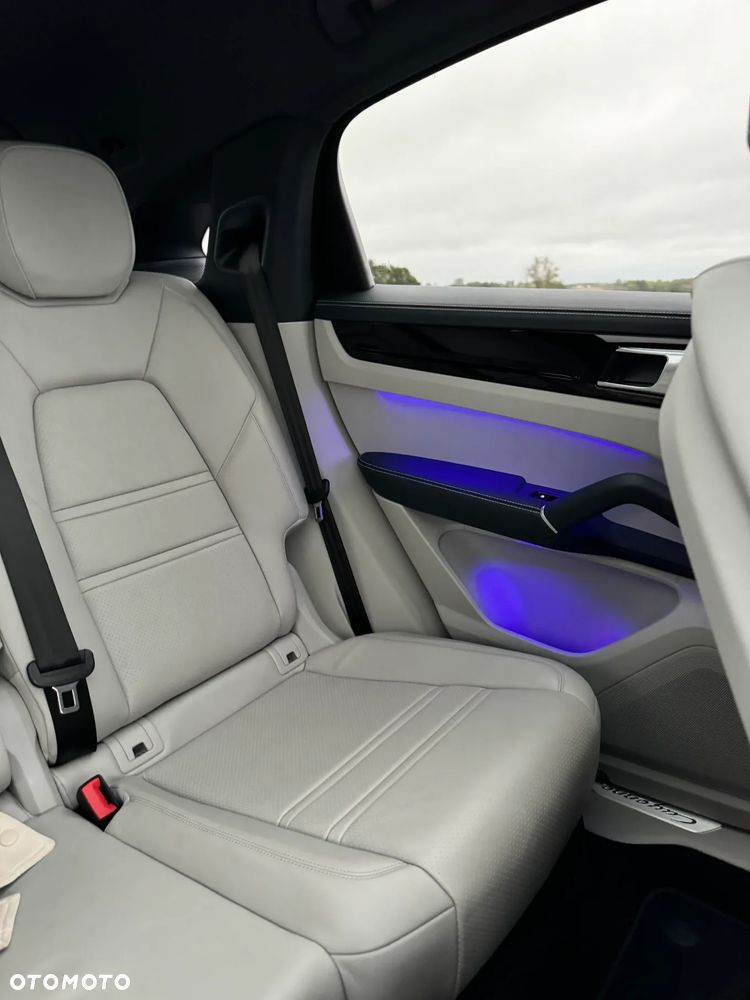 Porsche Cayenne Standard - 18