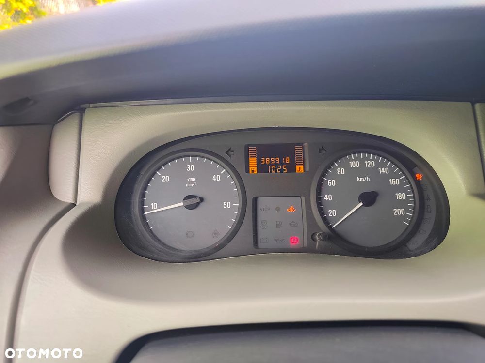 Opel Vivaro L1H1 2.7t - 11