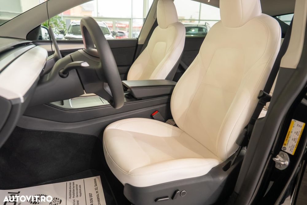 Tesla Model Y - 19