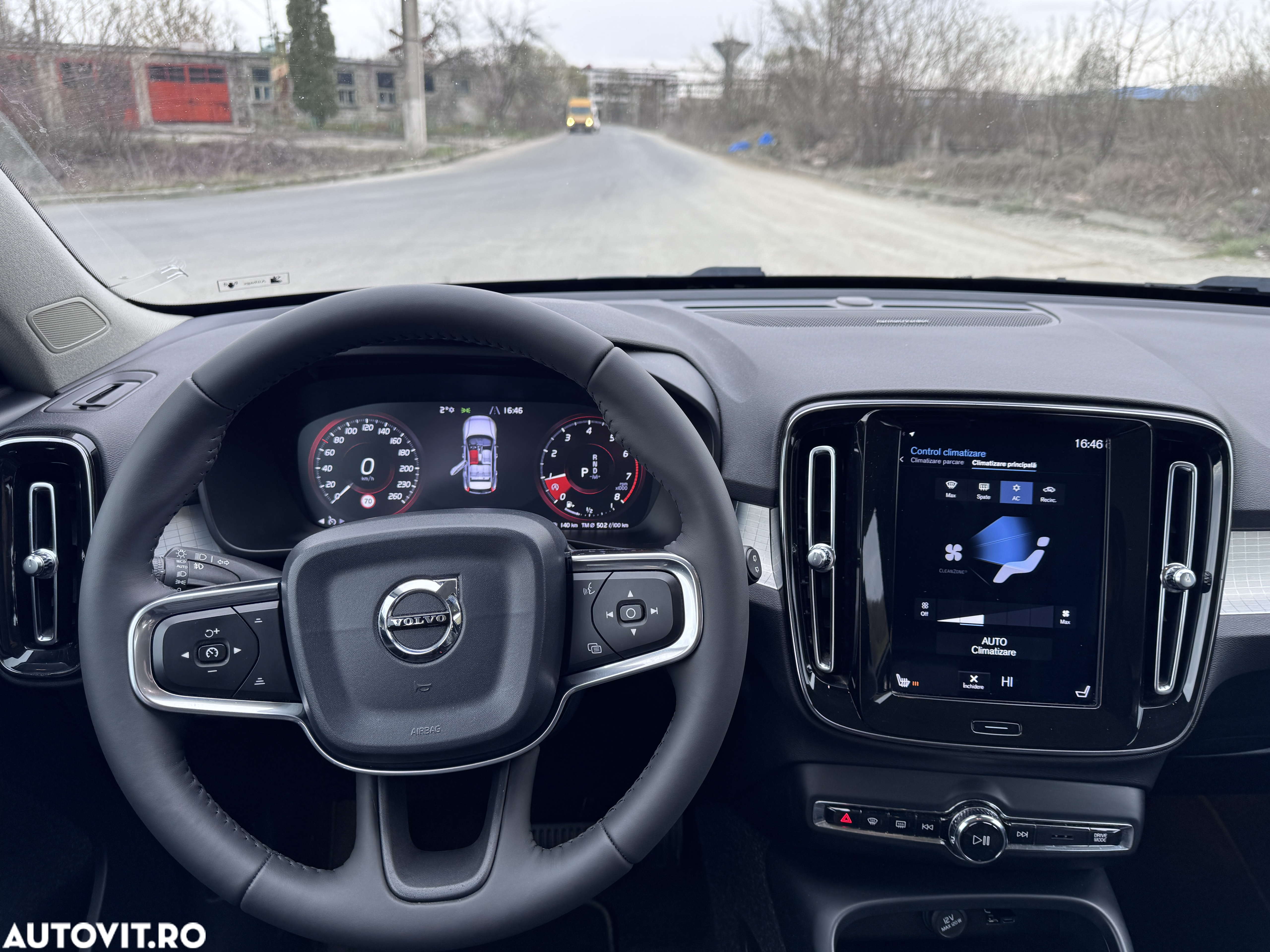 Volvo XC 40 T3 Geartronic Momentum - 4
