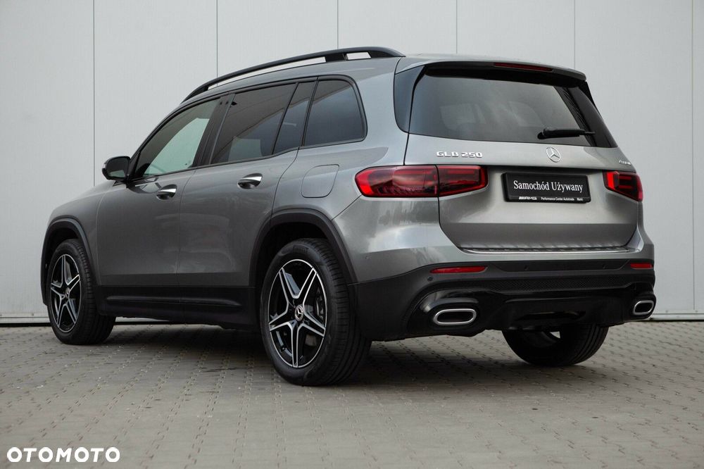 Mercedes-Benz GLB - 7