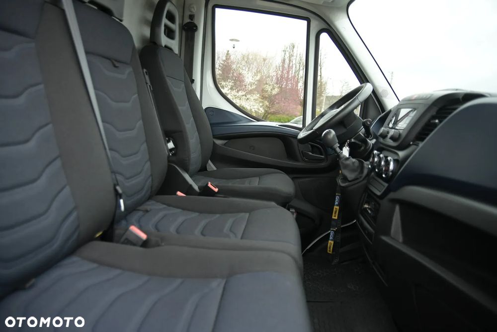 Iveco DAILY 50-180 * BURTO-PLANDEKA + WINDA DHOLLANDIA 1TONA* Salon PL PRZEBIEG 50TYS KM - 17