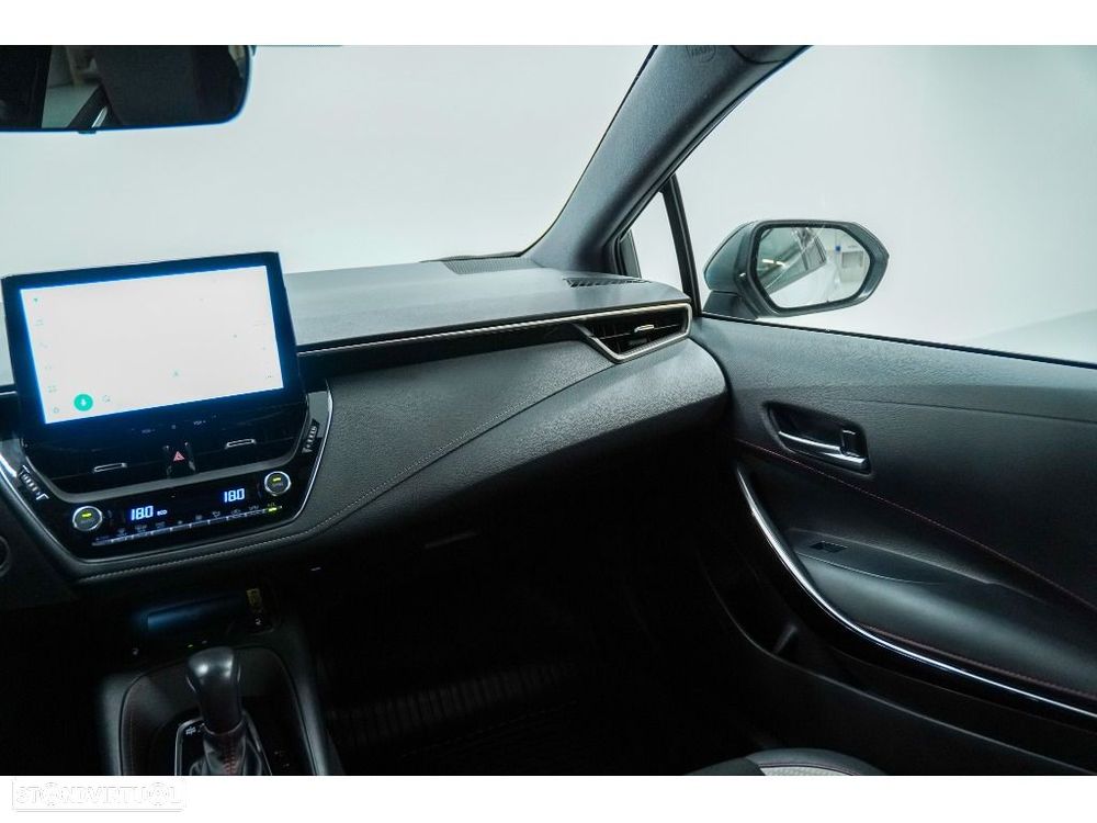 Toyota Corolla Touring Sports - 27