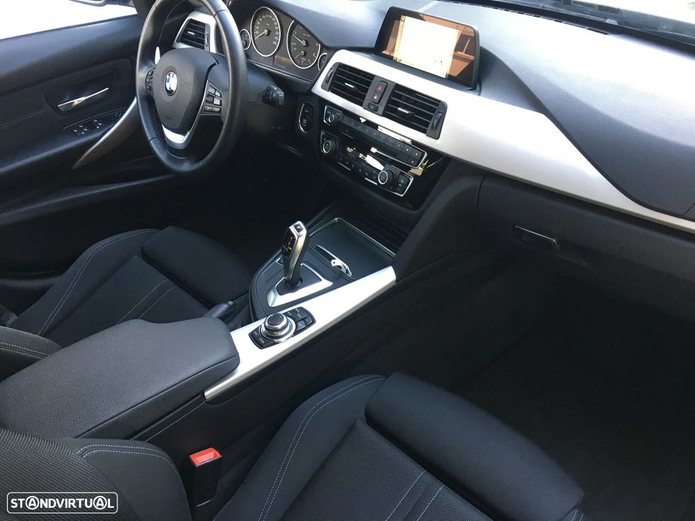 BMW 320 d Aut. Sport Line - 12