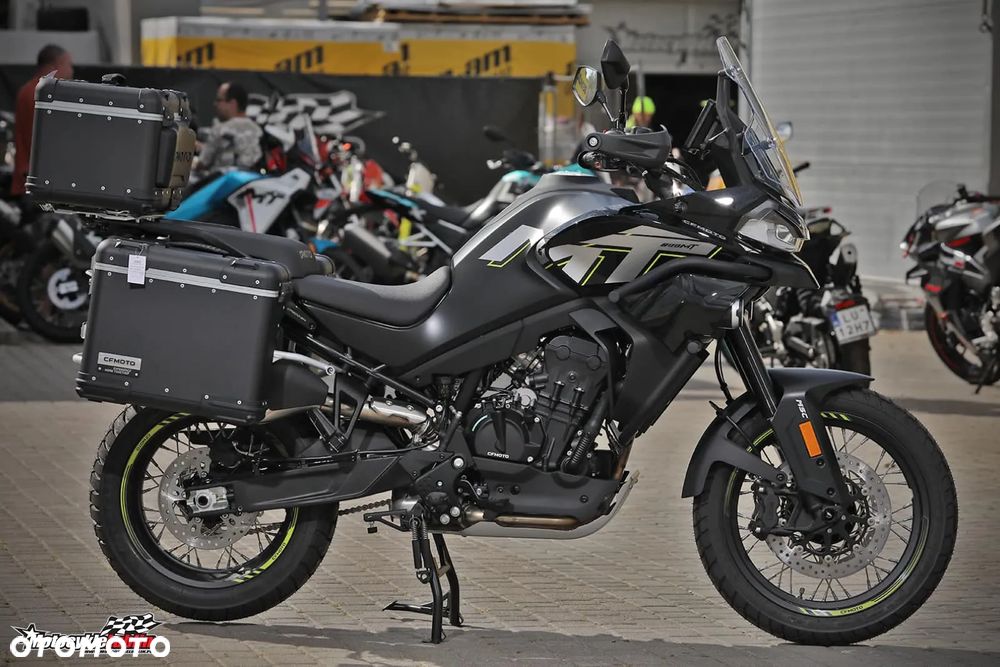 CFMoto MT - 9