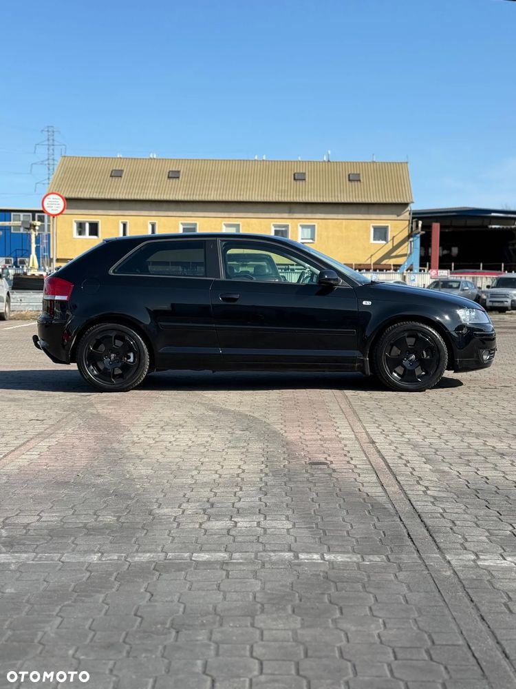 Audi A3 3-drzwiowe 3.2 quattro (DSG) S tronic Ambition - 4