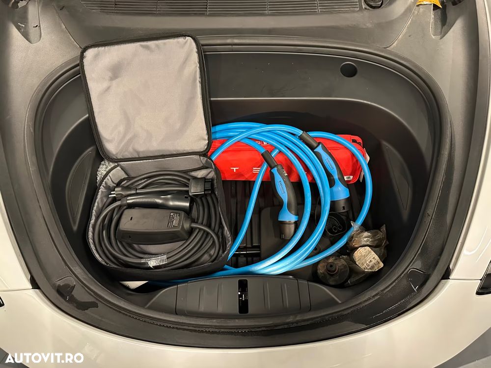 Tesla Model 3 - 16
