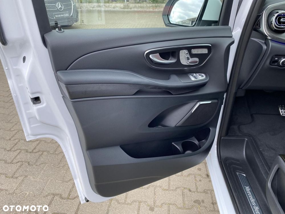 Mercedes-Benz Klasa V - 10