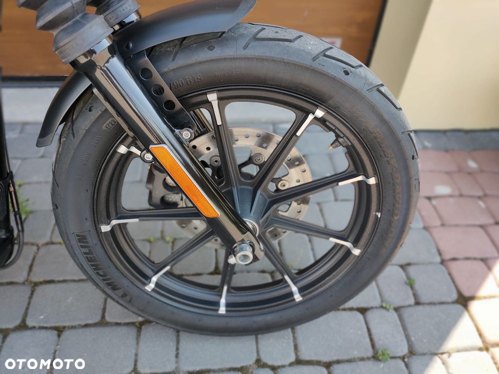 Harley-Davidson Sportster Iron 883 - 26