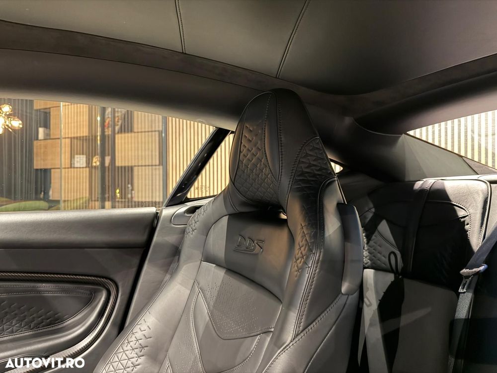 Aston Martin DBS - 32