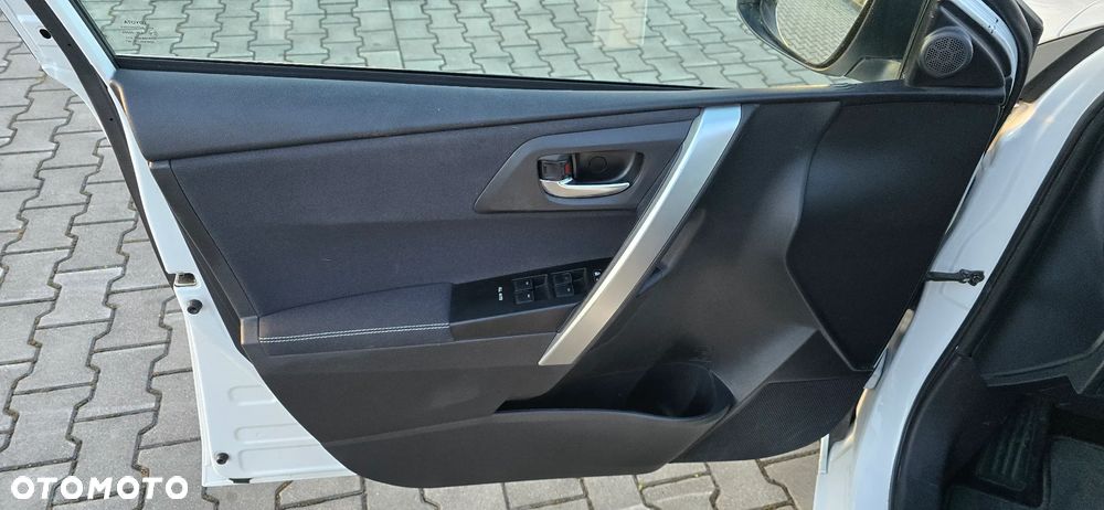 Toyota Auris 1.8 HSD Luna - 22