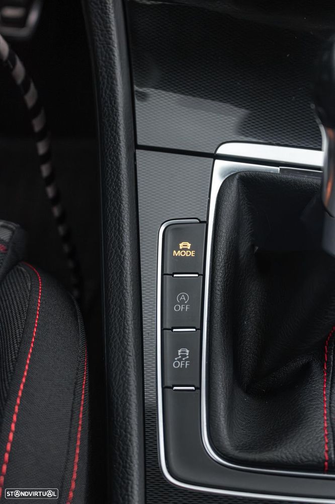 VW Golf 2.0 TSi GTi Performance - 11