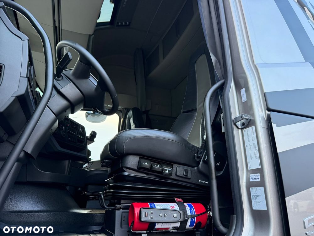 Volvo FH/540/EURO6/FULL LED/SKÓRY/24.4L/100km/METALIK /ON1100 L/SPROWADZONY - 24