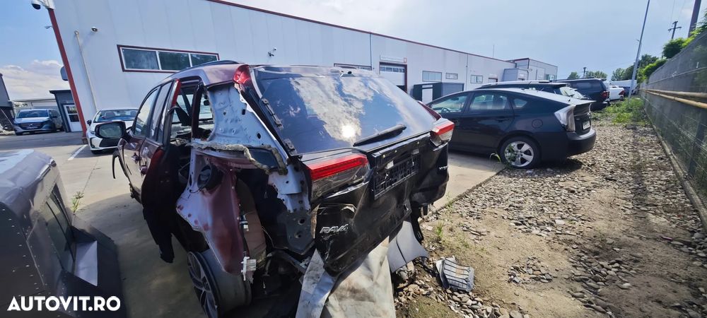 Dezmembrez Toyota Rav 4 - 11