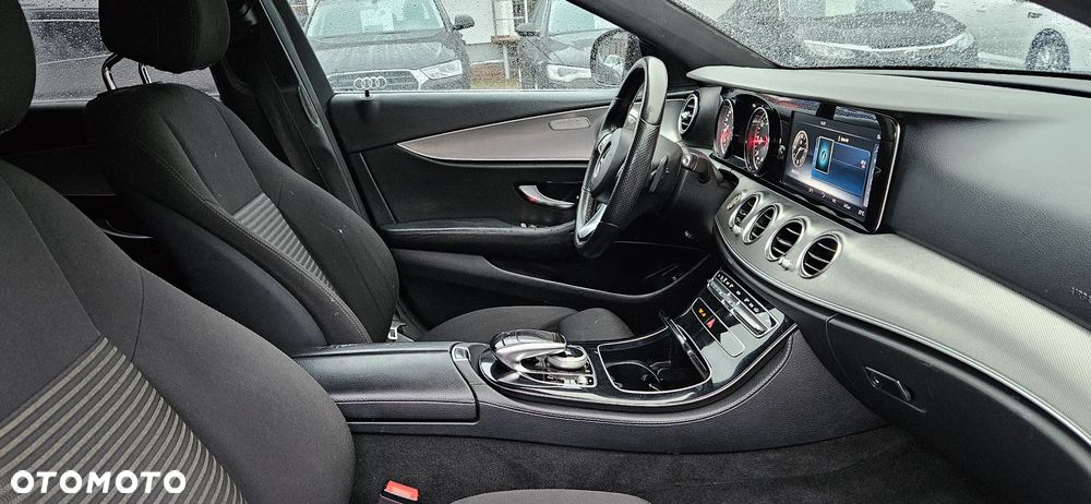 Mercedes-Benz Klasa E 200 d T 9G-TRONIC - 16