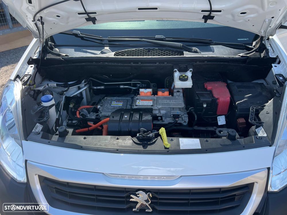 Peugeot e partner van eletrica longa 3 lugares bateria propria - 19