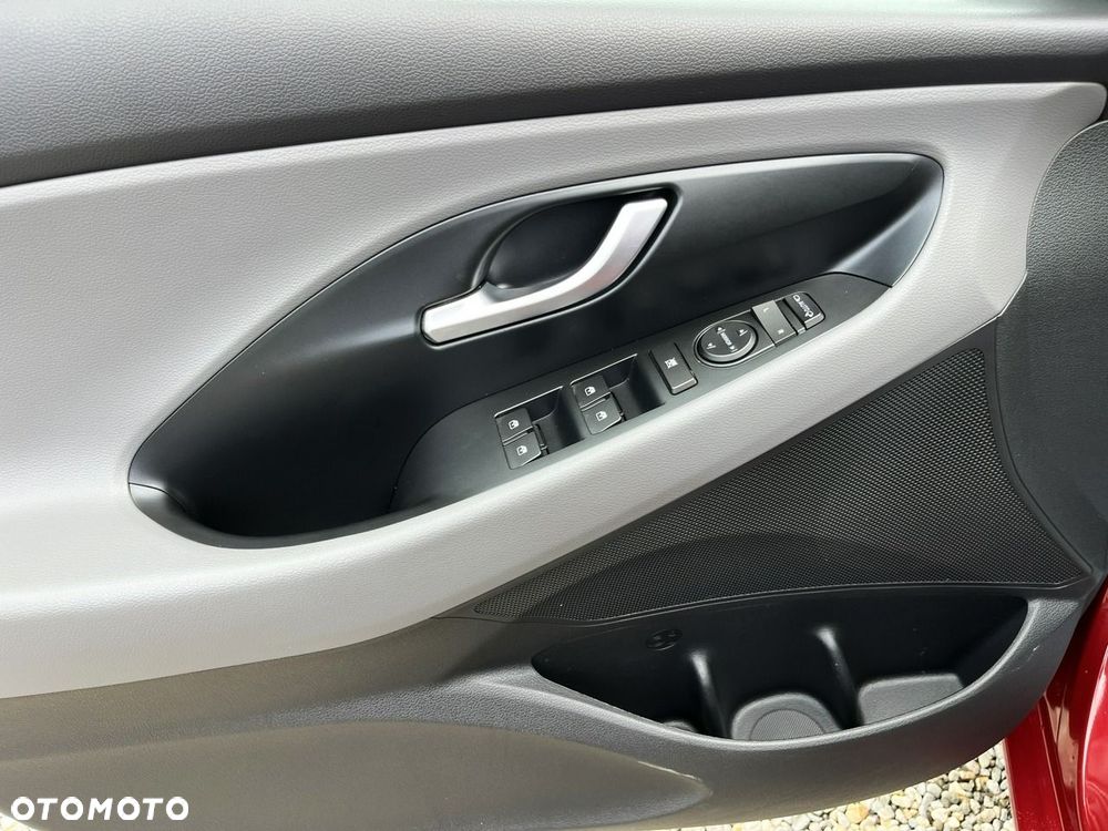 Hyundai i30 1.5 T-GDI 48V-Hybrid EDITION 30 - 34
