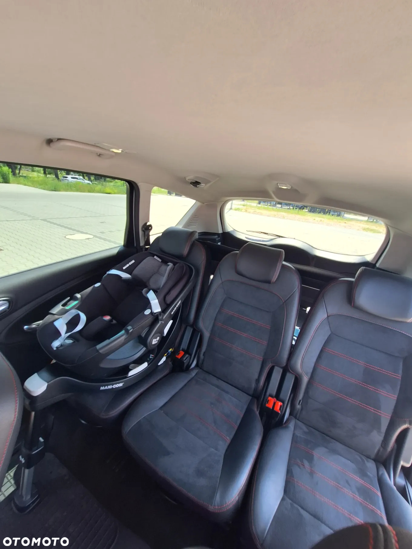 Ford S-Max - 17