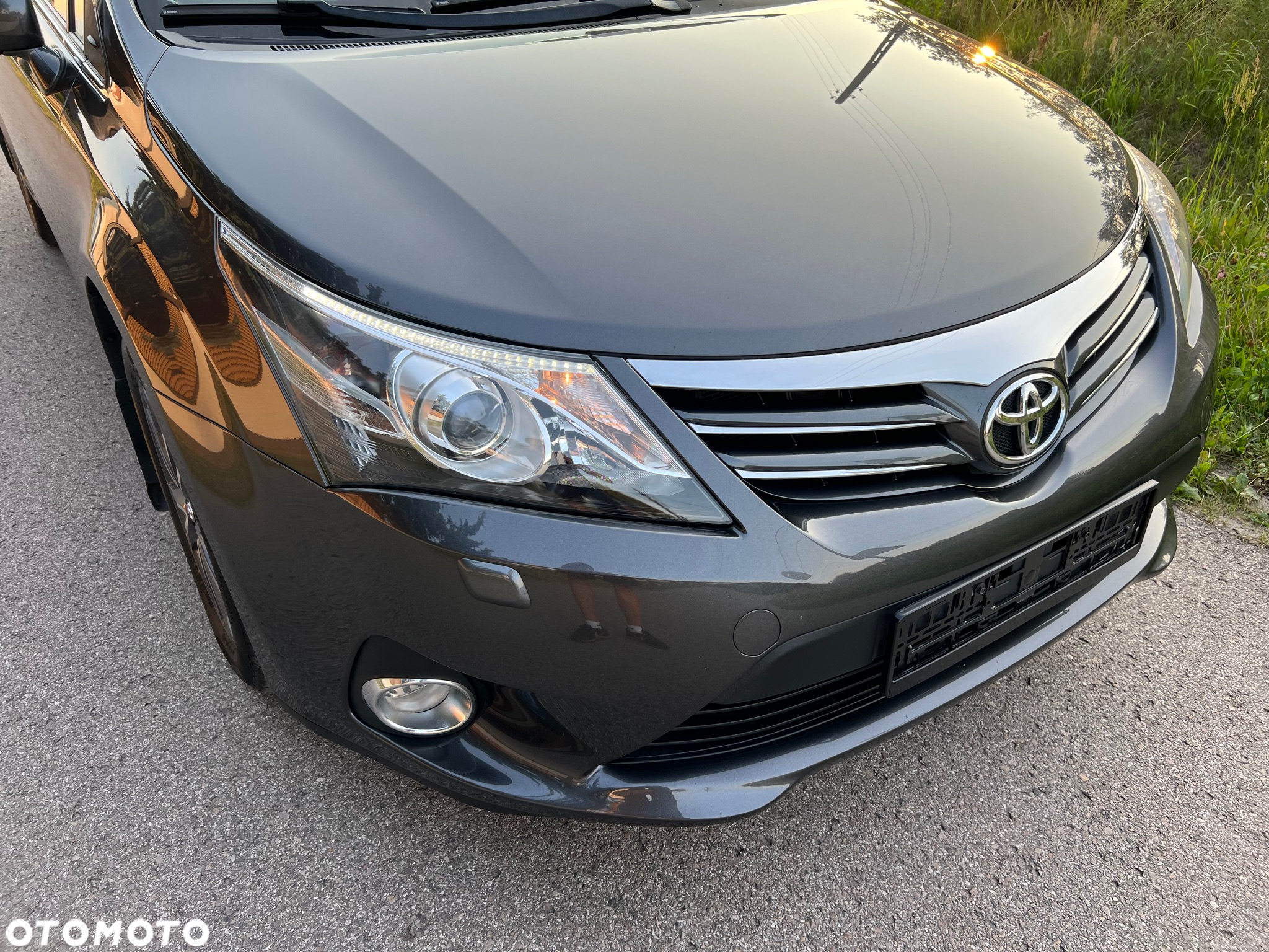 Toyota Avensis 1.8 Premium - 15