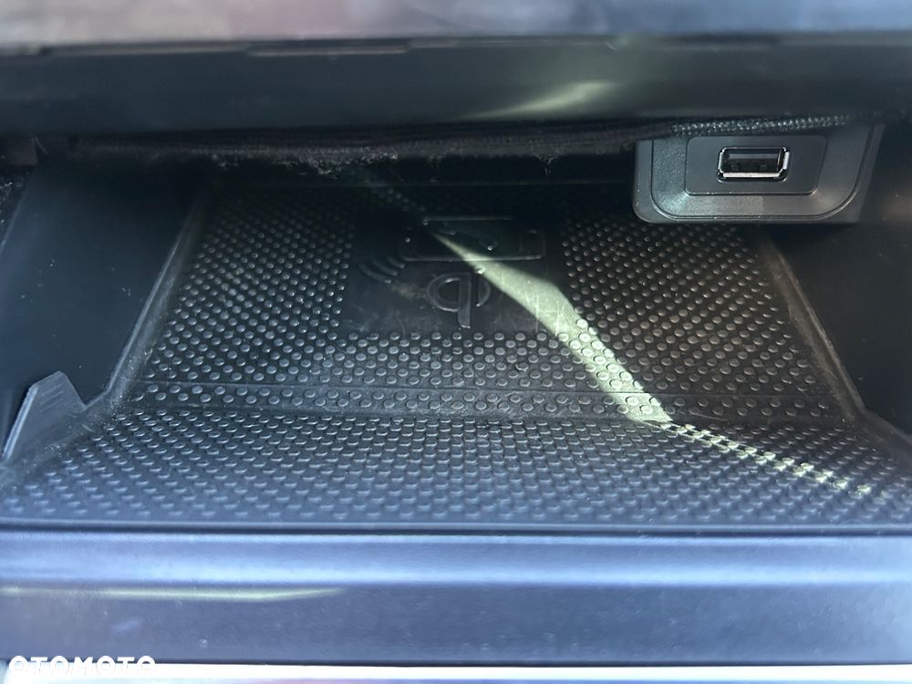 Volkswagen Golf - 28