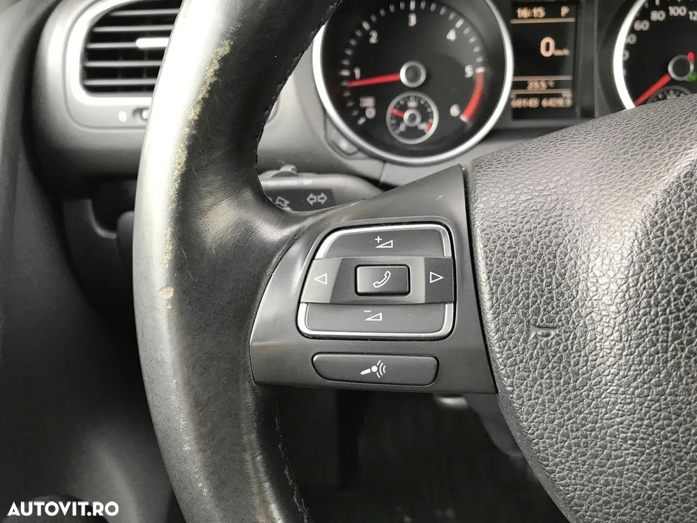 Volkswagen Golf 2.0 TDI DPF BlueMotion Technology DSG Comfortline - 19