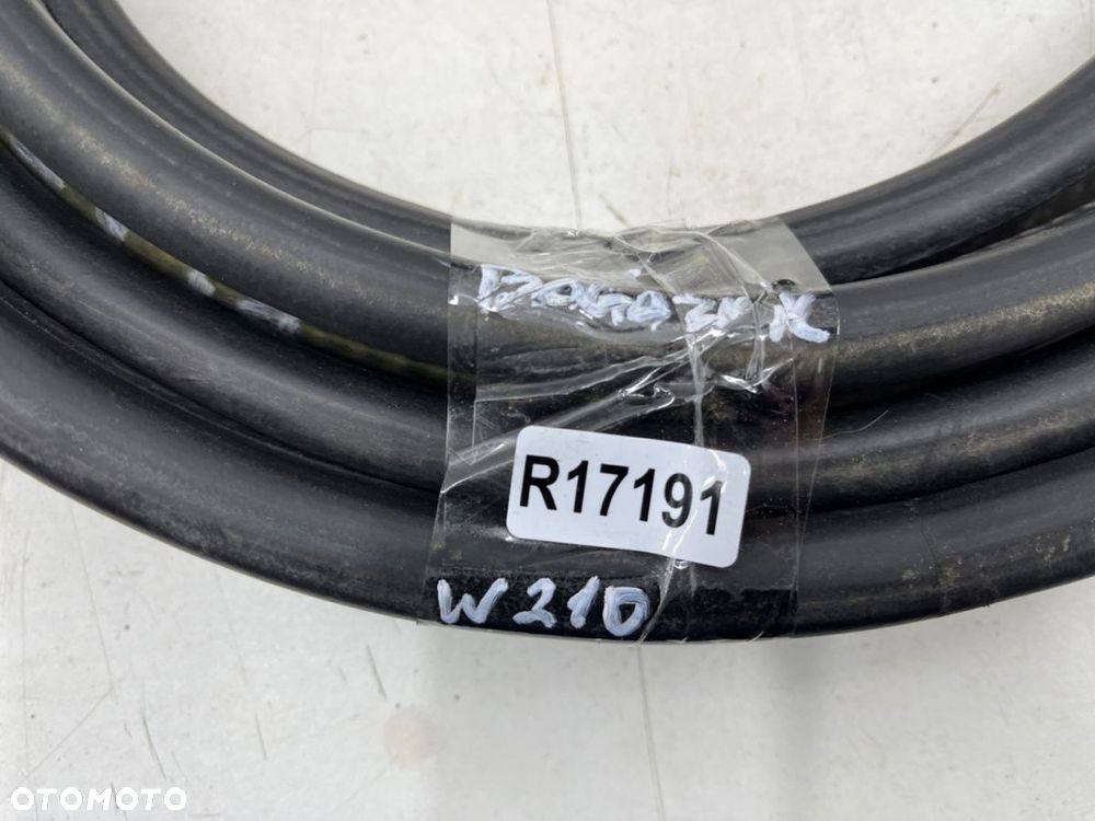 Uszczelka Mercedes w210 95-02r. KOMBI guma klapy bagażnika wewnętrzna NIEUSZKODZONA - 3