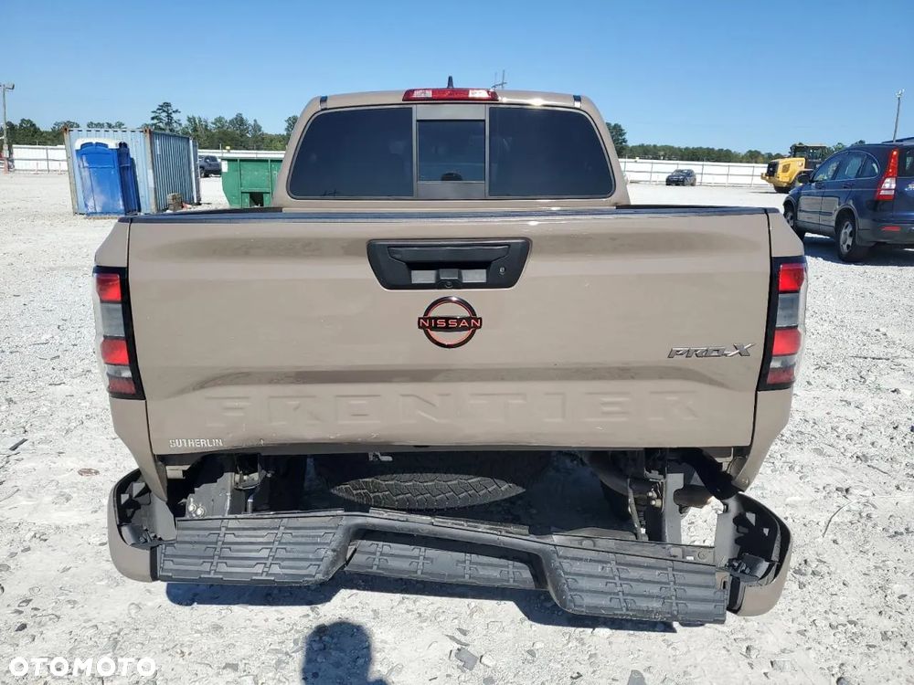 Nissan Frontier - 7