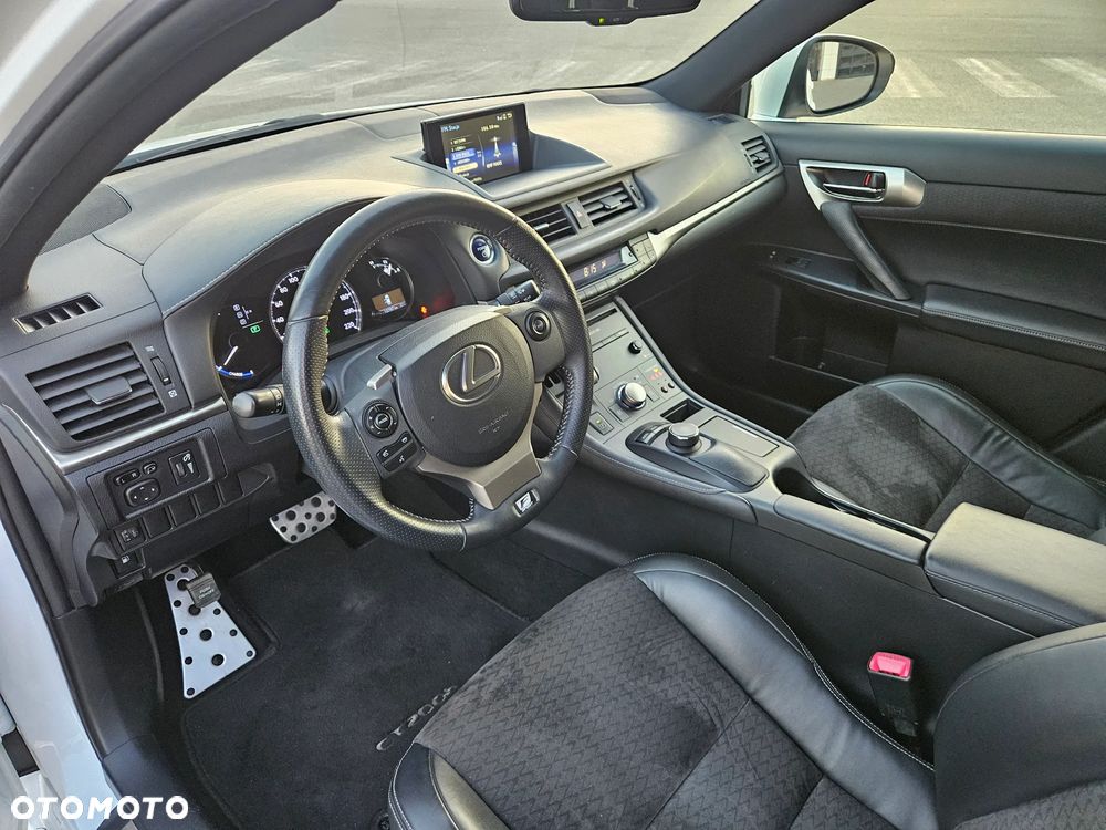 Lexus CT 200h F Sport EU6 - 8