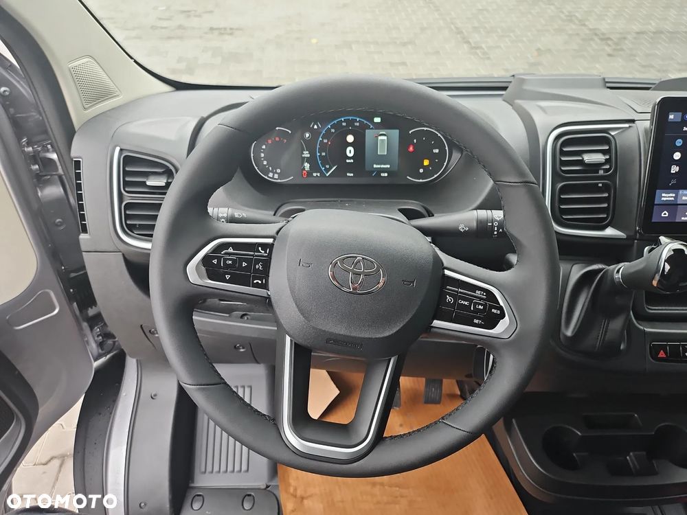 Toyota Proace MAX - 11