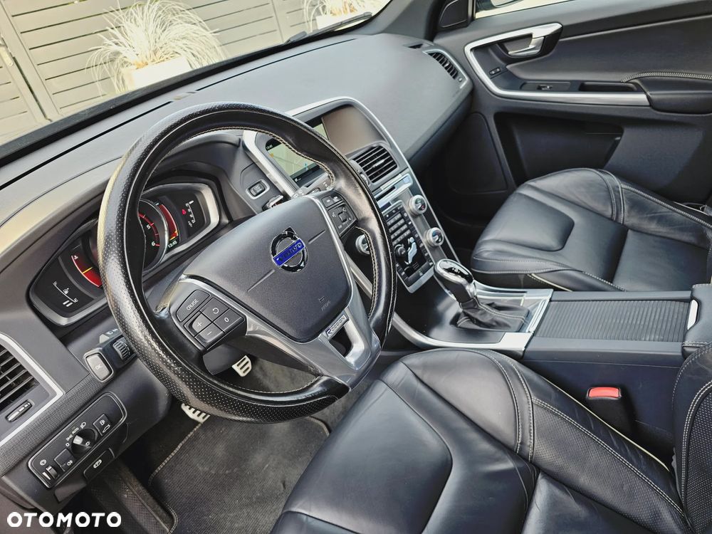 Volvo XC 60 D3 Drive-E R-Design Momentum - 15