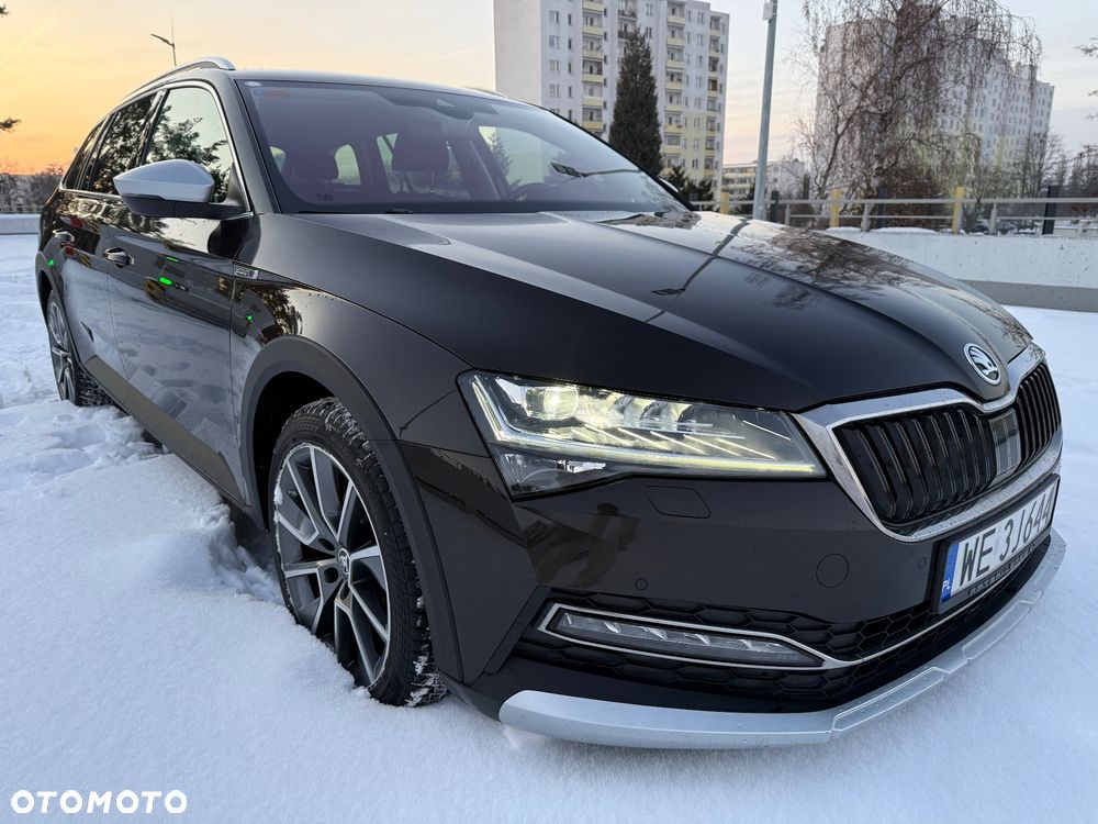 Skoda Superb 2.0 TDI SCR 4x4 Scout DSG - 10