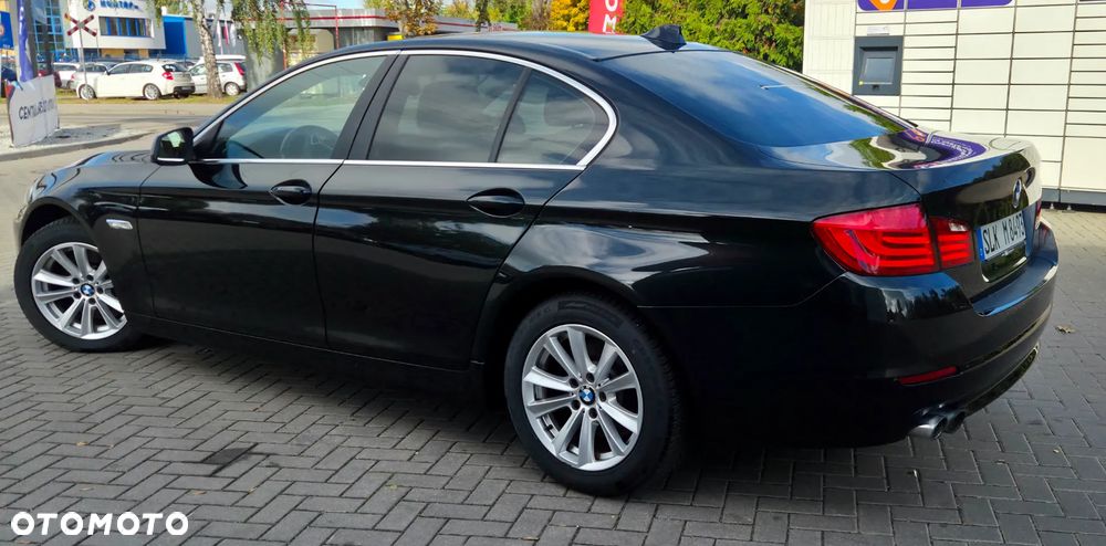 BMW Seria 5 525d - 16