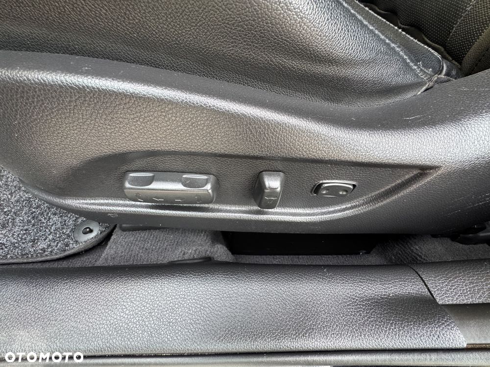 Hyundai i40 i40cw 1.7 CRDi Automatik Premium - 17