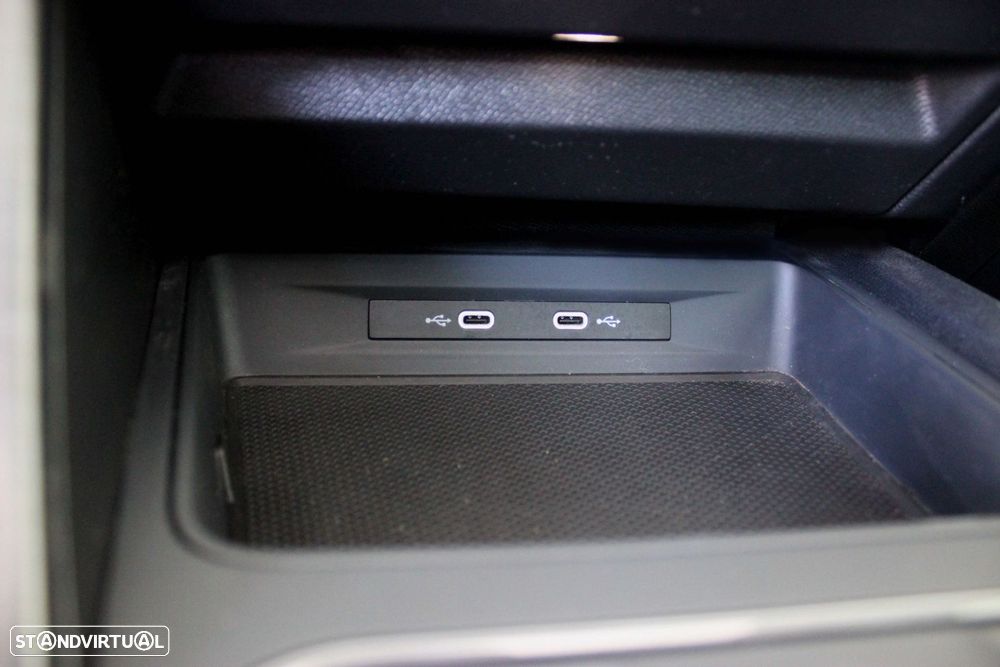 Cupra Leon 1.5 eTSI MID DSG - 32