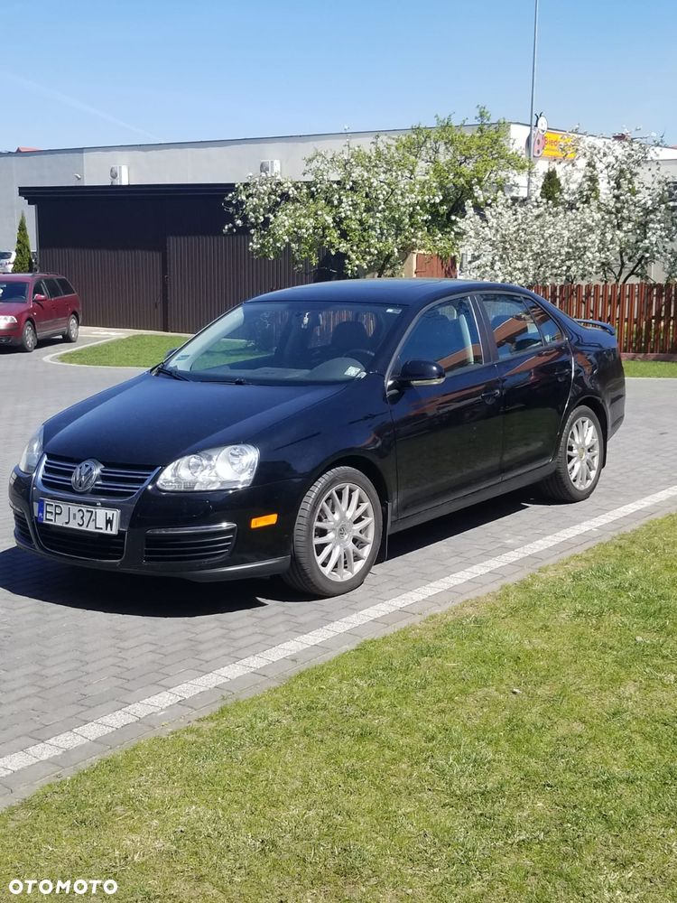 Volkswagen Jetta 2.0 Turbo FSI DSG Sportline - 3
