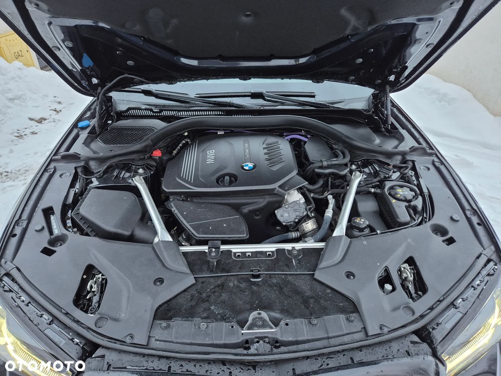 BMW Seria 5 520d M Sport - 27