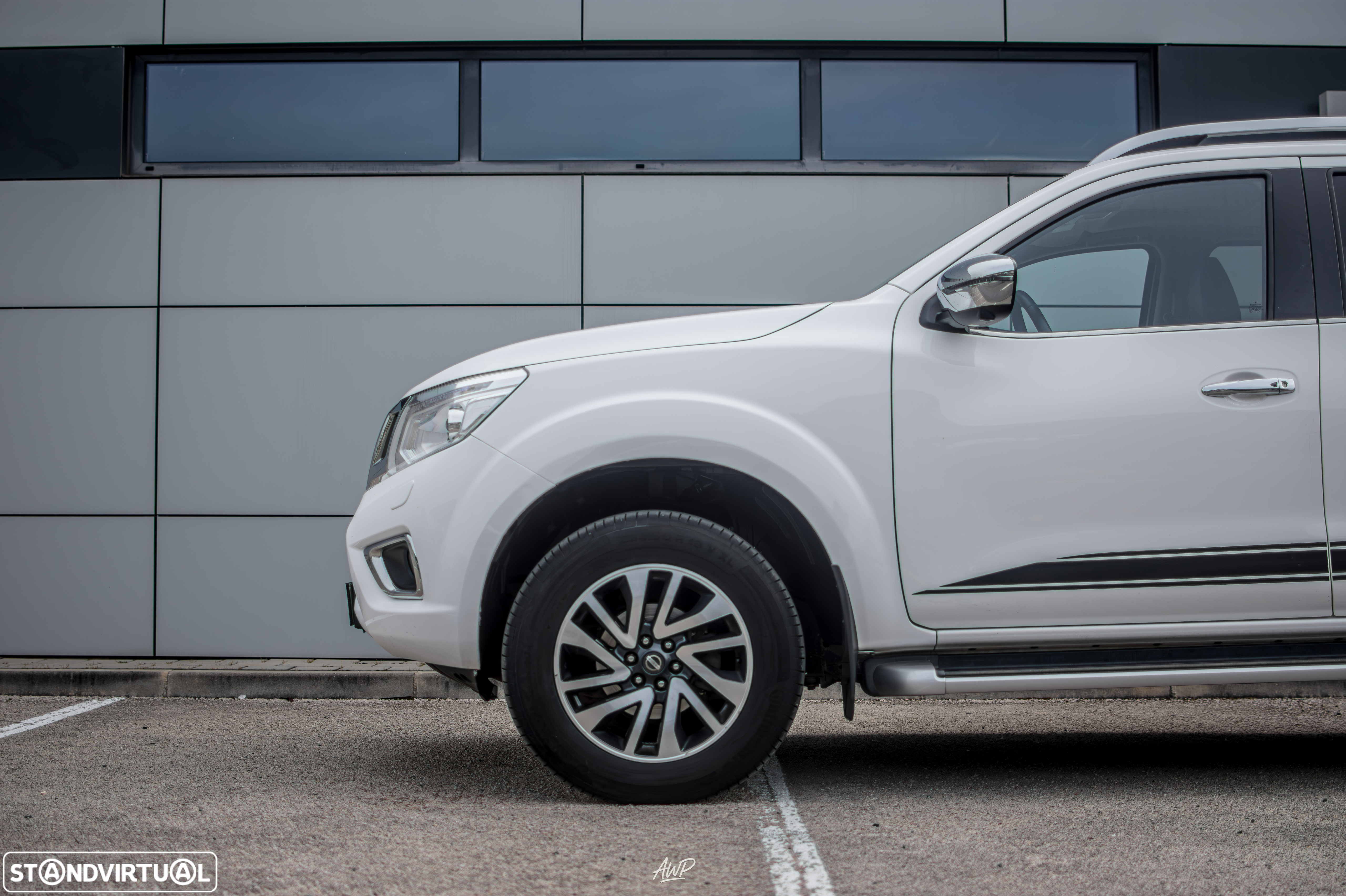 Nissan Navara 2.3 dCi CD 4WD Tekna - 6
