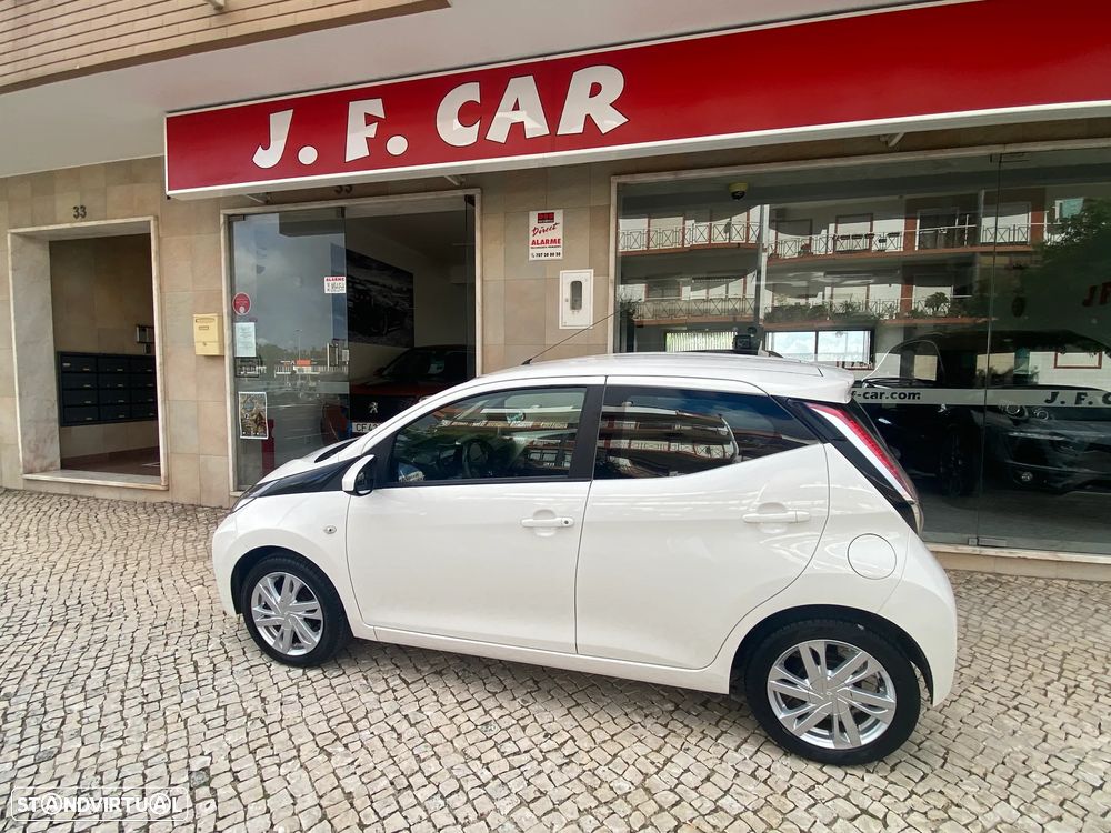 Toyota Aygo x-play touch - 4